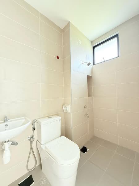 2-storey Terraced House for Sale in Bandar Cemerlang (Ulu Tiram) - Yik Tat - PropertyGuru.com.my