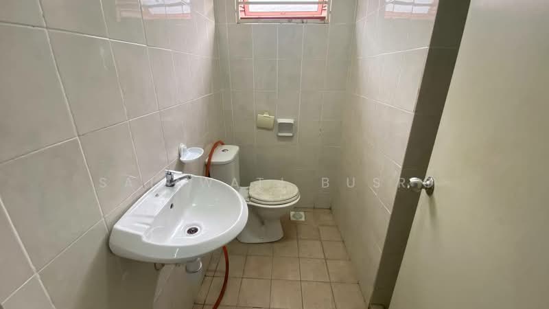 2-storey Terraced House for Sale in Alam Budiman (Shah Alam) - Salawati Busro - Bathroom - PropertyGuru.com.my