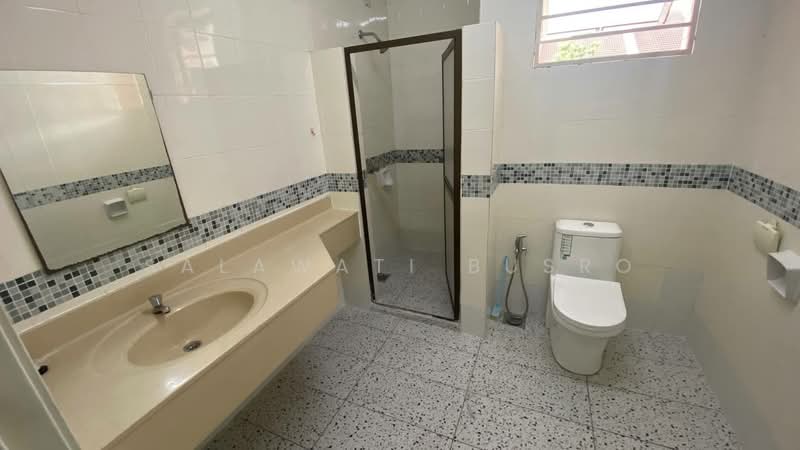 2-storey Terraced House for Sale in Alam Budiman (Shah Alam) - Salawati Busro - Bathroom - PropertyGuru.com.my