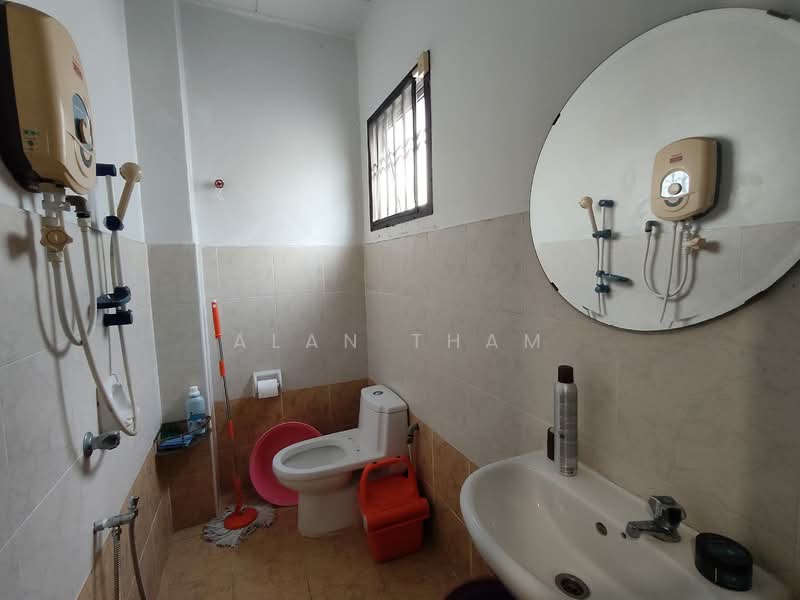 Taman Setia Indah untuk Untuk Dijual - RM 728,000, Mac 2026 - Bathroom - PropertyGuru.com.my