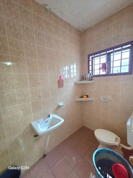 2-storey Terraced House for Sale in Taman Putri Kulai (Kulai) - Han Yong Ang - Bathroom - PropertyGuru.com.my
