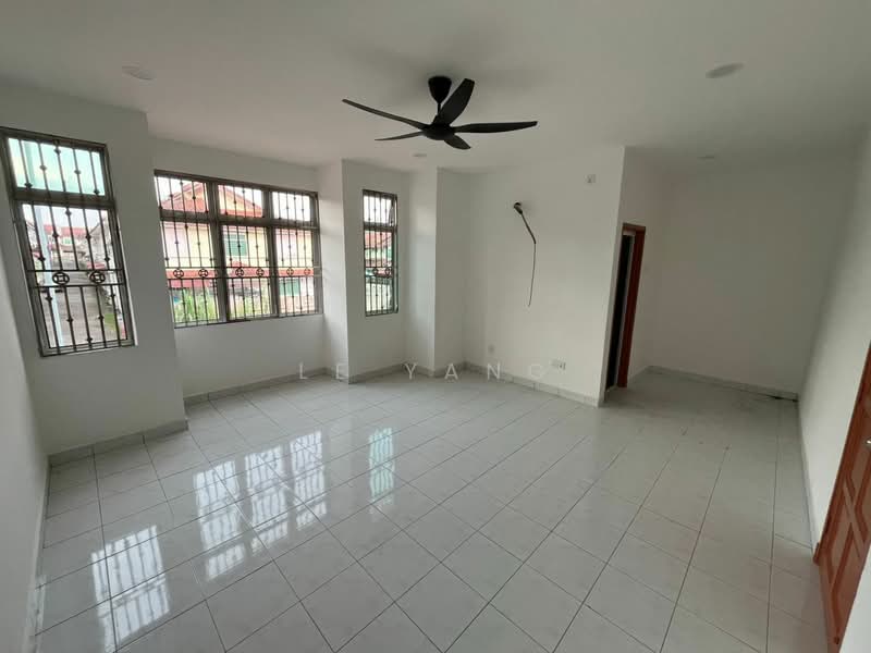 2-storey Terraced House for Sale in Taman Seri Orkid (Skudai) - Le Yang - Living Room - PropertyGuru.com.my