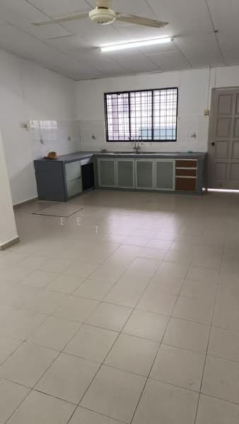 1-storey Terraced House for Sale in Taman Molek (Johor Bahru) - Ee Fong Toh - Kitchen - PropertyGuru.com.my