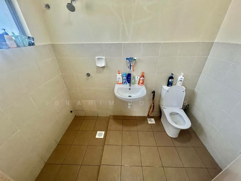 Semi-Detached House for Sale in Batu Caves (Selangor) - Ibrahim Iderus - Bathroom - PropertyGuru.com.my
