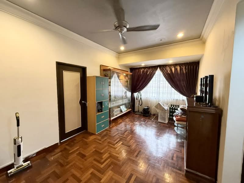 2-storey Terraced House for Sale in Taman Pelangi Indah (Ulu Tiram) - Yik Tat - Living Room - PropertyGuru.com.my