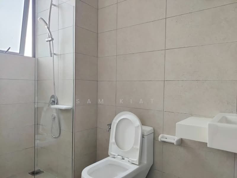 Service Residence for Sale at Aera Residence - SAM KIAT - Bathroom - PropertyGuru.com.my
