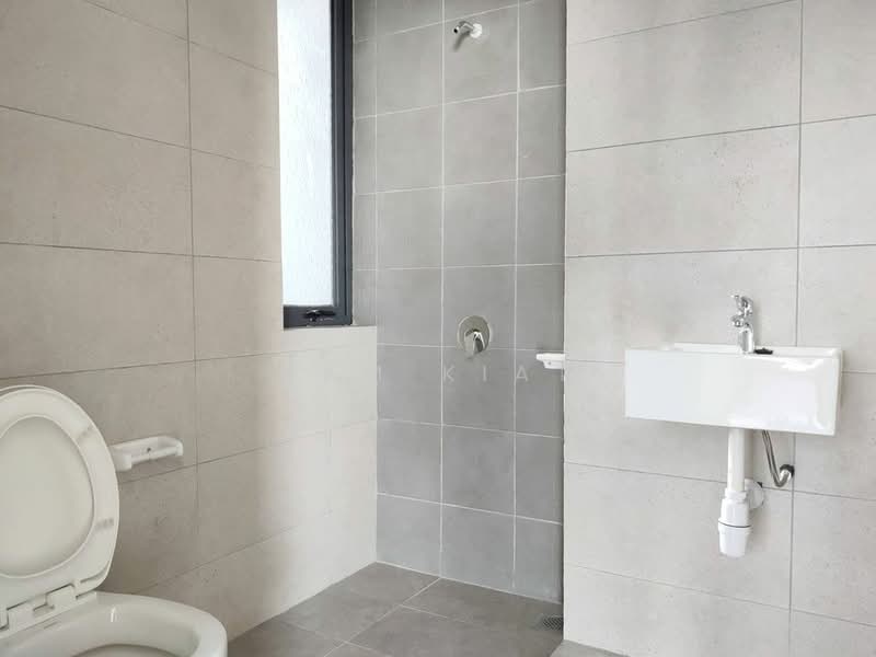 Service Residence for Sale at Aera Residence - SAM KIAT - Bathroom - PropertyGuru.com.my