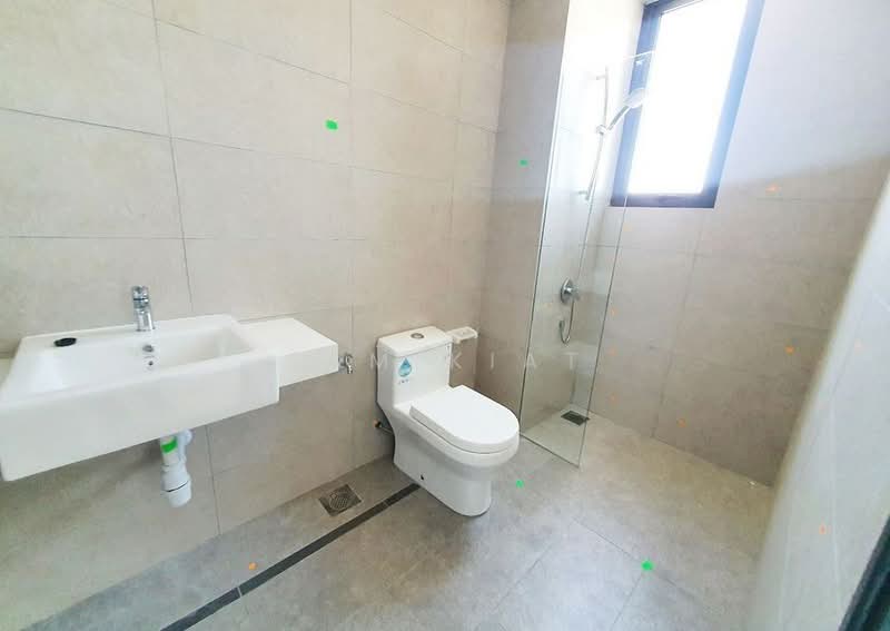 Service Residence for Sale at Aera Residence - SAM KIAT - Bathroom - PropertyGuru.com.my