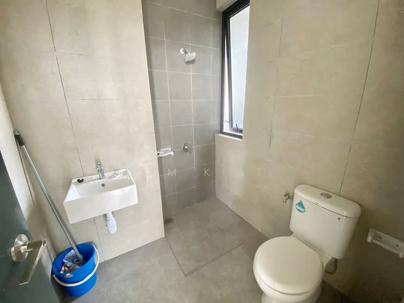 Service Residence for Sale at Aera Residence - SAM KIAT - Bathroom - PropertyGuru.com.my