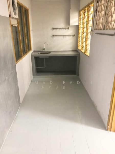 Taman Sri Gombak untuk Untuk Disewa - RM 2,000 /bulan, Mac 2026 - Kitchen - PropertyGuru.com.my