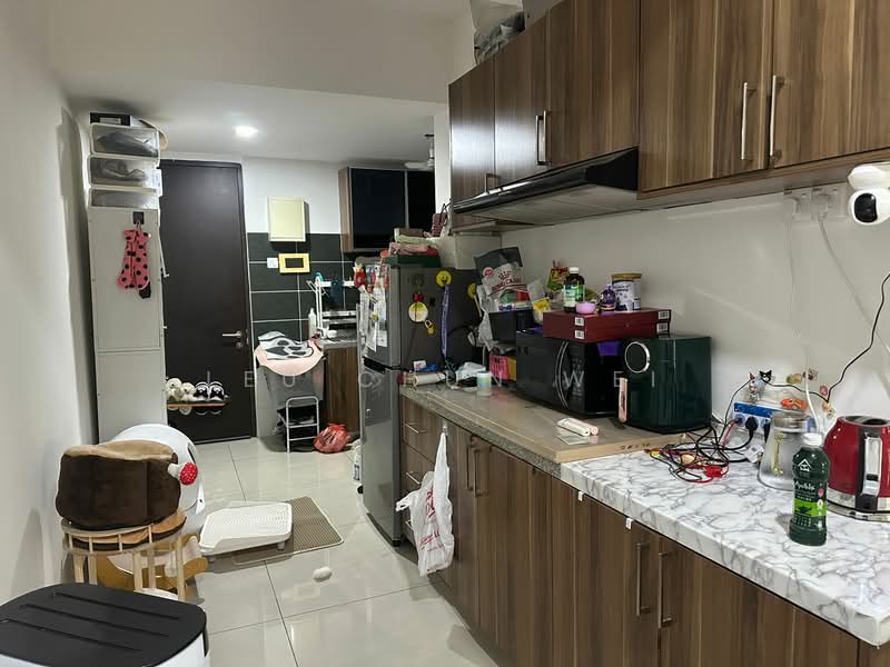Service Residence for Sale at D'Inspire Residence (Inspira Bestari) - Leu Chun Wei - Kitchen - PropertyGuru.com.my