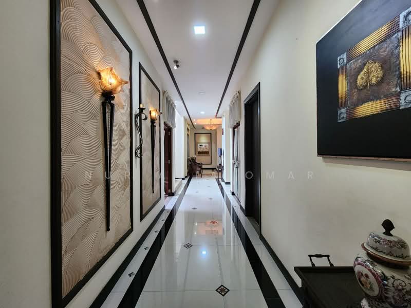 Bungalow for Sale in Bukit Jelutong (Shah Alam) - Nur Alia Omar - Corridor - PropertyGuru.com.my