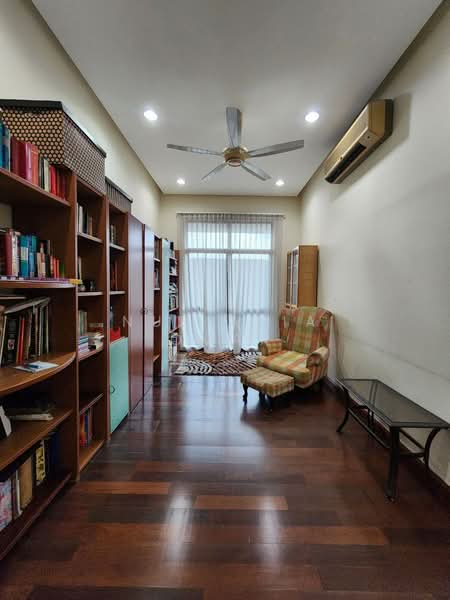 Bungalow for Sale in Bukit Jelutong (Shah Alam) - Nur Alia Omar - Study - PropertyGuru.com.my