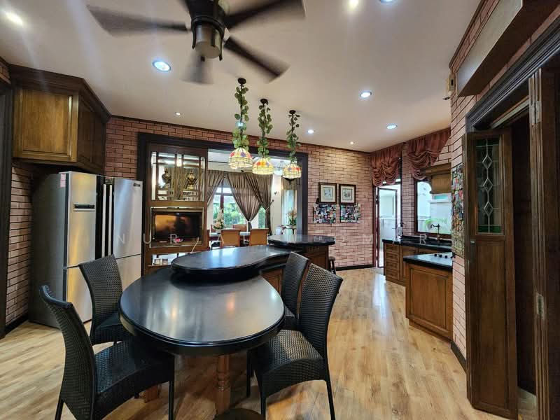 Bungalow for Sale in Bukit Jelutong (Shah Alam) - Nur Alia Omar - Kitchen - PropertyGuru.com.my