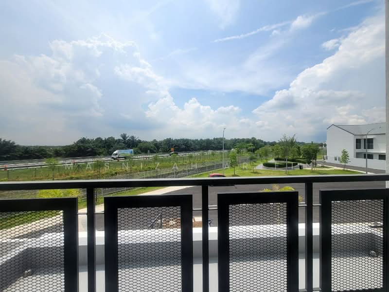 2-storey Terraced House for Rent in Telok Panglima Garang (Selangor) - Masnizah Arifin - Balcony - PropertyGuru.com.my