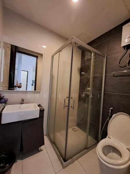 Condominium for Sale at Bay Point @ Country Garden Danga Bay - Annie Chai - Bathroom - PropertyGuru.com.my