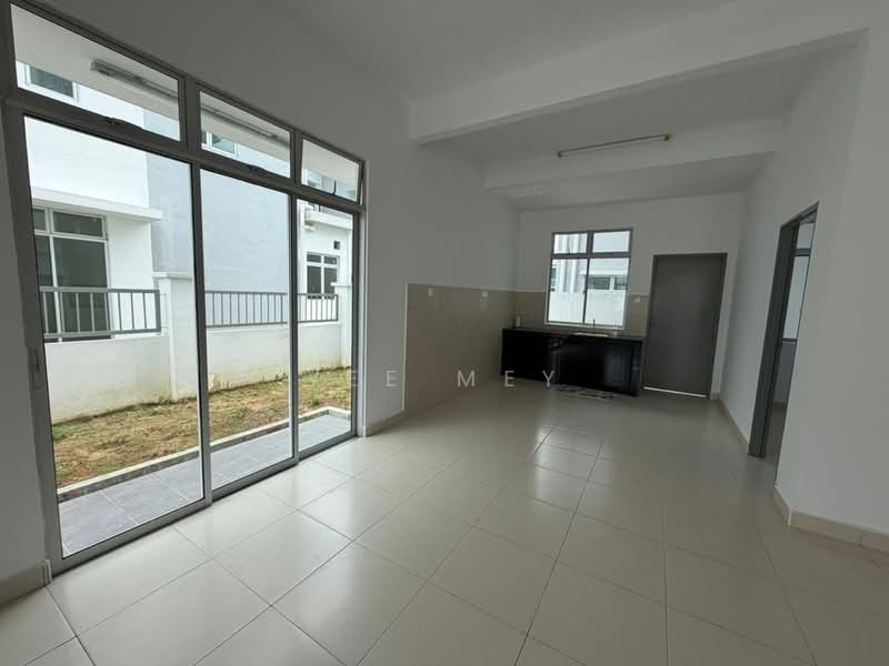 Cluster House for Rent in Pontian (Johor) - Yee Mey - Kitchen - PropertyGuru.com.my