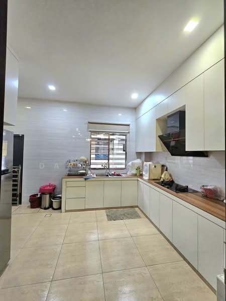 Ehsan Jaya untuk Untuk Dijual - RM 880,000, Mac 2026 - Kitchen - PropertyGuru.com.my