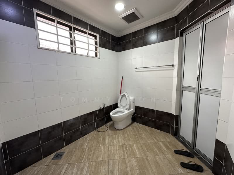 2-storey Terraced House for Sale in Bandar Sungai Long (Selangor) - Tommy Wong - Bathroom - PropertyGuru.com.my