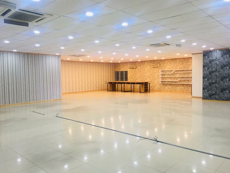 Kilang Berkembar untuk Dijual di Kawasan Perindustrian Bukit Serdang (Seri Kembangan) - Dennis Chang - Interior - PropertyGuru.com.my