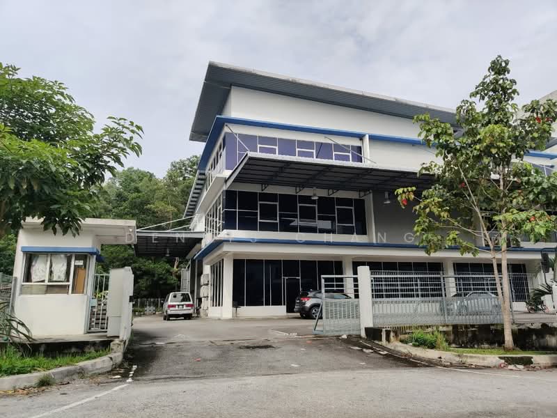 Kilang Berkembar untuk Dijual di Kawasan Perindustrian Bukit Serdang (Seri Kembangan) - Dennis Chang - Exterior - PropertyGuru.com.my