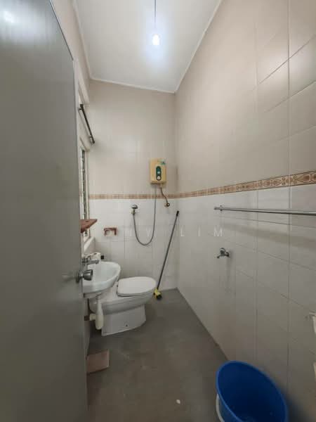 Taman Pelangi Taman Pelangi Tamans Pelangis untuk Untuk Disewa - RM 3,500 /bulan, Mac 2026 - Bathroom - PropertyGuru.com.my