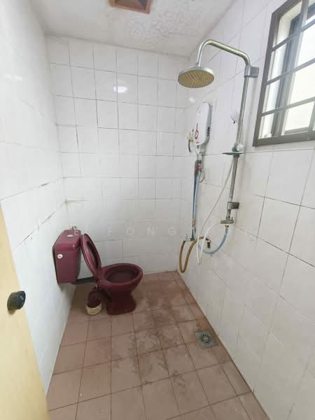 1-storey Terraced House for Sale in Taman Ungku Tun Aminah (Skudai) - Ee Fong Toh - Bathroom - PropertyGuru.com.my