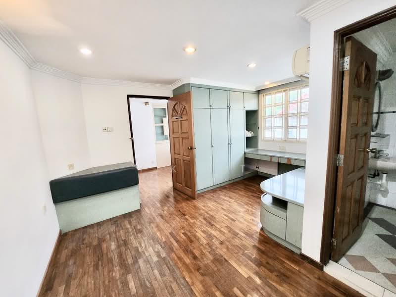 Semi-Detached House for Sale in Taman Pelangi (Johor Bahru) - Yik Tat - PropertyGuru.com.my