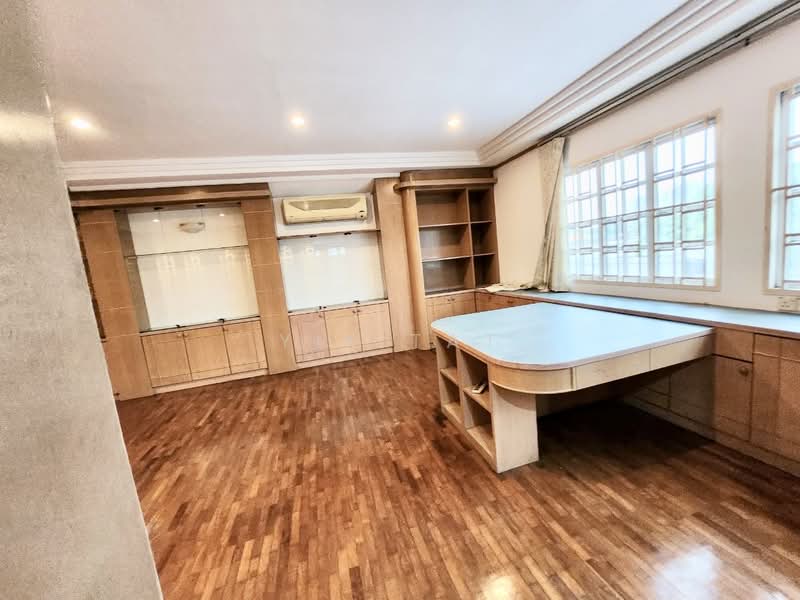 Semi-Detached House for Sale in Taman Pelangi (Johor Bahru) - Yik Tat - PropertyGuru.com.my