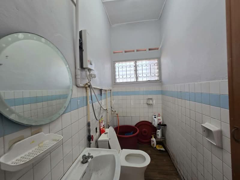 Taman Sentosa Taman Sentosa Tamans Sentosas untuk Untuk Disewa - RM 3,400 /bulan, Mac 2026 - Bathroom - PropertyGuru.com.my