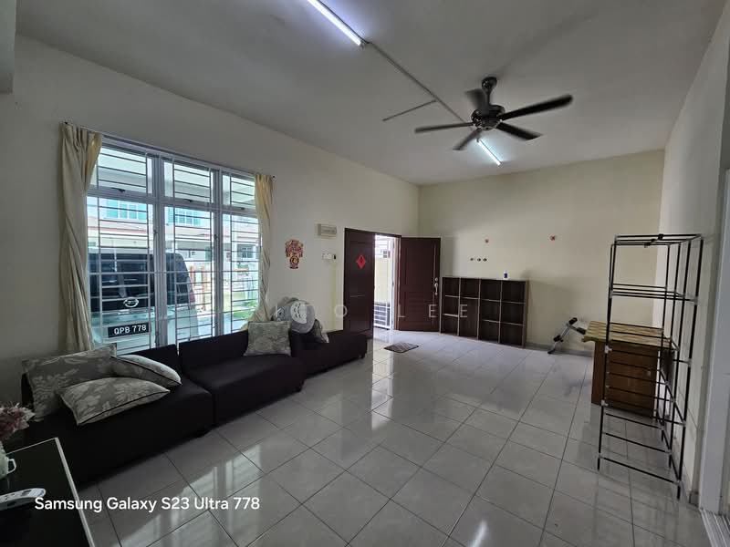 Taman Angkasa Nuri House untuk Untuk Disewa - RM 1,300 /bulan, Mac 2026 - Living Room - PropertyGuru.com.my
