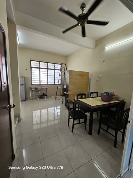 Taman Angkasa Nuri House untuk Untuk Disewa - RM 1,300 /bulan, Mac 2026 - Kitchen - PropertyGuru.com.my