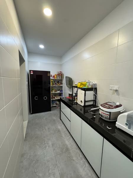 2-storey Terraced House for Sale in Taman Glenmarie (Johor Bahru) - Coco Lee - Kitchen - PropertyGuru.com.my