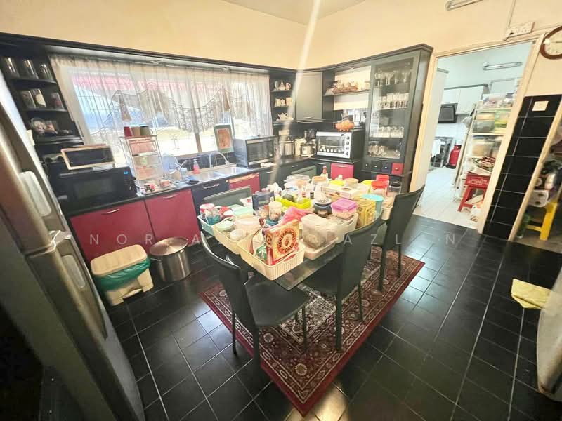 2-storey Terraced House for Sale in Bandar Utama (Selangor) - Nor Azhar Azlan - Kitchen - PropertyGuru.com.my