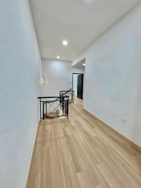 2-storey Terraced House for Sale in Permas Jaya (Johor) - Han Yong Ang - Corridor - PropertyGuru.com.my