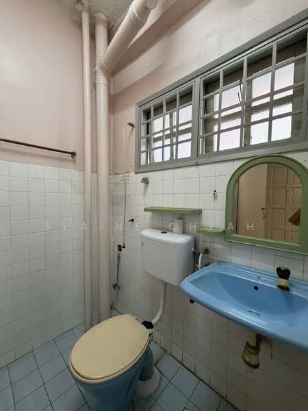 Taman Daya Shop Apartment untuk Untuk Dijual - RM 135,000, Mac 2026 - Bathroom - PropertyGuru.com.my