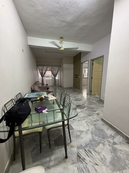 Taman Daya Shop Apartment untuk Untuk Dijual - RM 135,000, Mac 2026 - Living Room - PropertyGuru.com.my