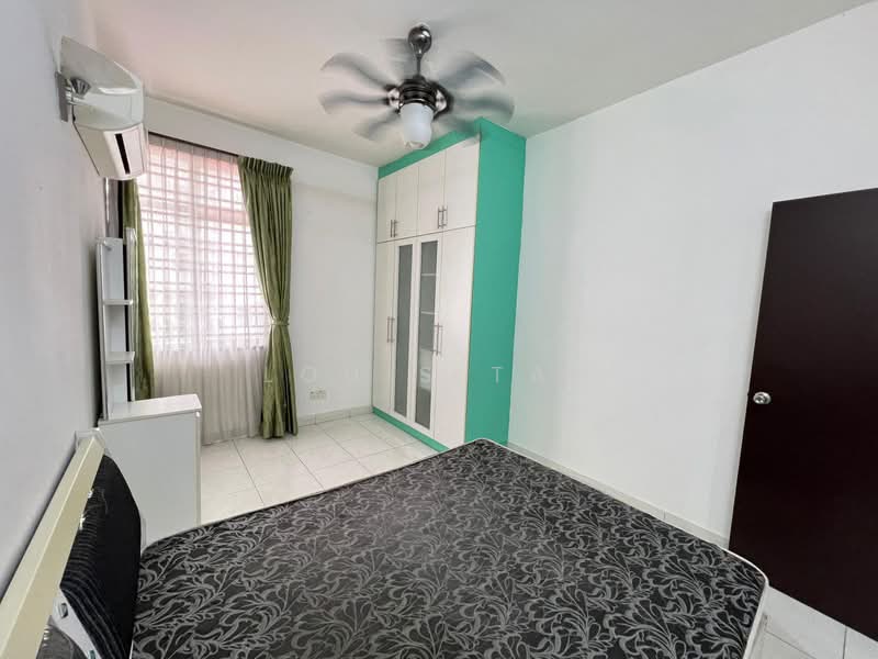 Apartment for Sale at Bayu Puteri 3 - Louis Tan - Bedroom - PropertyGuru.com.my