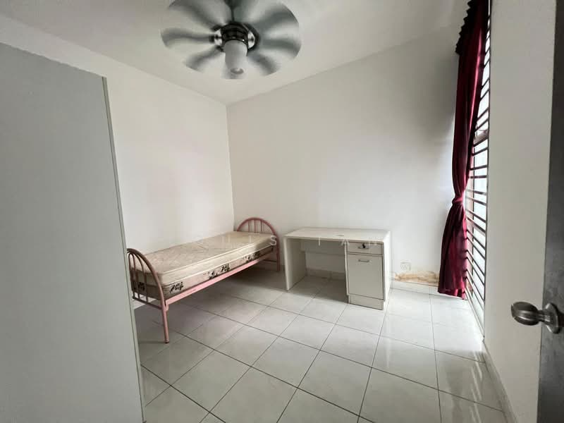 Apartment for Sale at Bayu Puteri 3 - Louis Tan - Bedroom - PropertyGuru.com.my