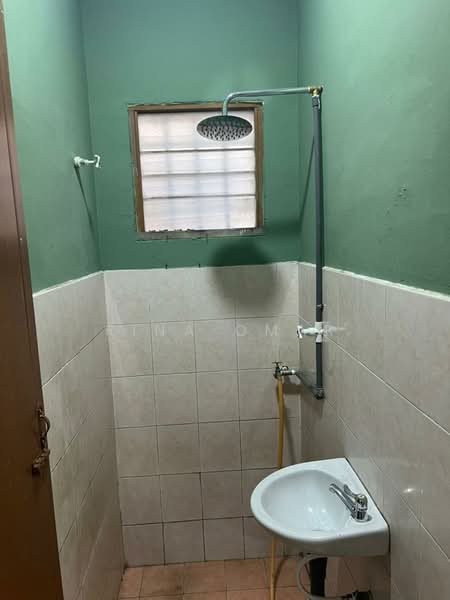 Taman Desa Chemor Impian untuk Untuk Dijual - RM 240,000, Mac 2026 - Bathroom - PropertyGuru.com.my