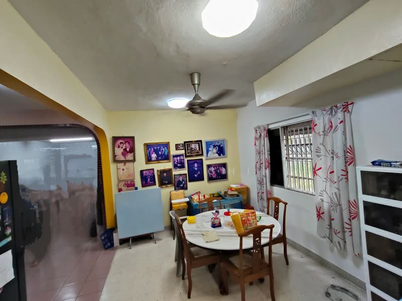 2-storey Terraced House for Sale in Jalan Klang Lama (Old Klang Road) (Kuala Lumpur) - Ping Chin - Dining Room - PropertyGuru.com.my
