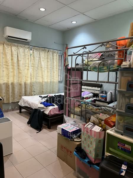 2-storey Terraced House for Sale in Jalan Klang Lama (Old Klang Road) (Kuala Lumpur) - Ping Chin - Bedroom - PropertyGuru.com.my