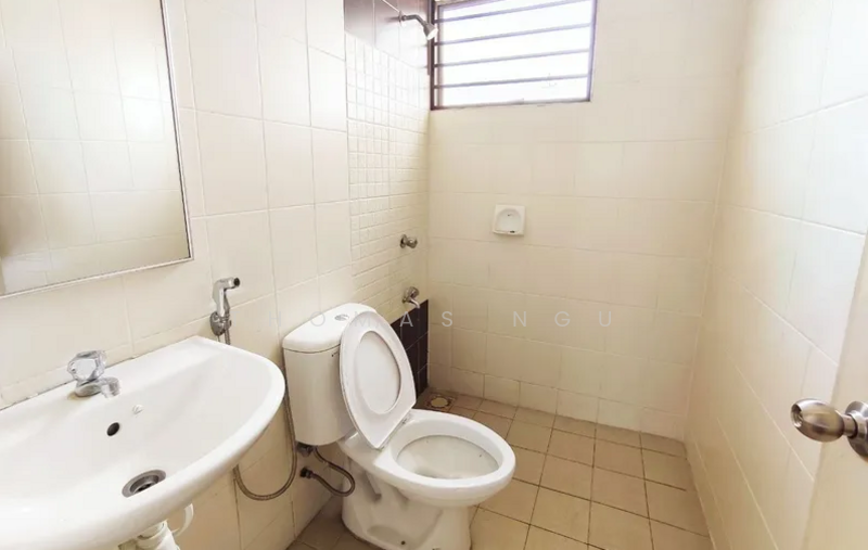 Taman Pinggiran USJ 1 untuk Untuk Disewa - RM 1,500 /bulan, Mac 2026 - Bathroom - PropertyGuru.com.my