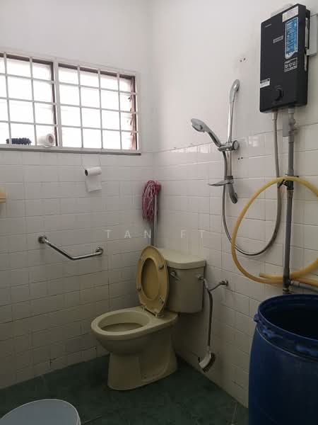 1-storey Terraced House for Sale in Taman Sentosa (Klang) - Tan FT - Bathroom - PropertyGuru.com.my