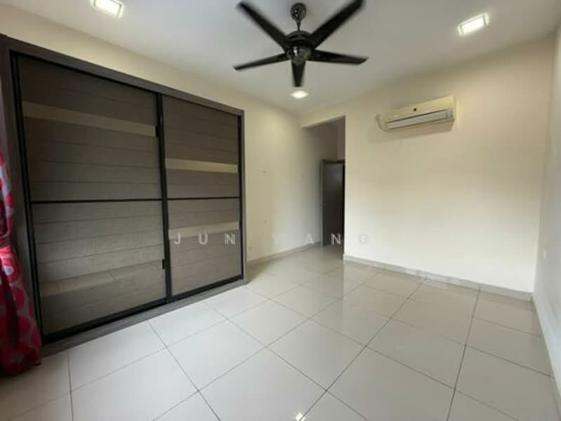 2-storey Terraced House for Rent in Taman Molek (Johor Bahru) - Jun Wang - Bedroom - PropertyGuru.com.my