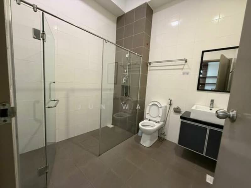 2-storey Terraced House for Rent in Taman Molek (Johor Bahru) - Jun Wang - Bathroom - PropertyGuru.com.my
