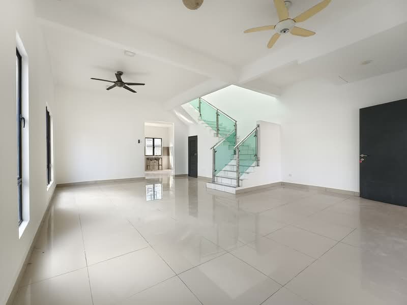 2-storey Terraced House for Sale in Semenyih Parklands (Beranang) - KK Sah - Living Room - PropertyGuru.com.my