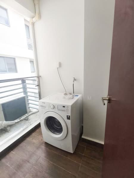 Condominium for Rent at Kings Bay @ Country Garden Danga Bay - Win Kam - Balcony - PropertyGuru.com.my