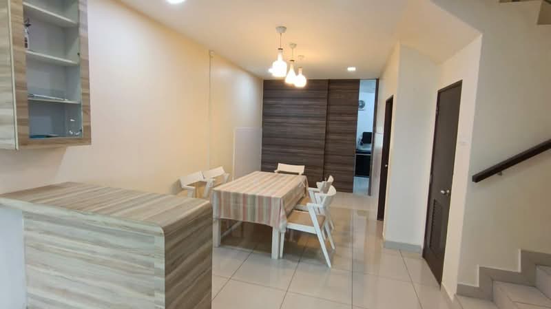 Seri Austin untuk Untuk Disewa - RM 2,700 /bulan, Mac 2026 - Dining Room - PropertyGuru.com.my