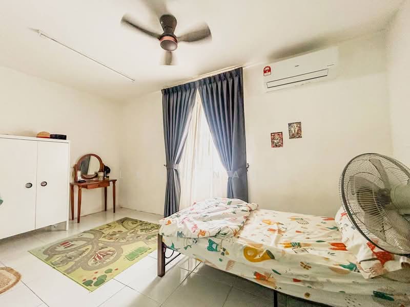 Bungalow for Sale in Banting (Selangor) - Ilman Nahri - Bedroom - PropertyGuru.com.my